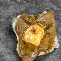 Pollo con arroz glutinoso al vapor