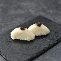 NIGIRI PEZ MANTEQUILLA CON TRUFA